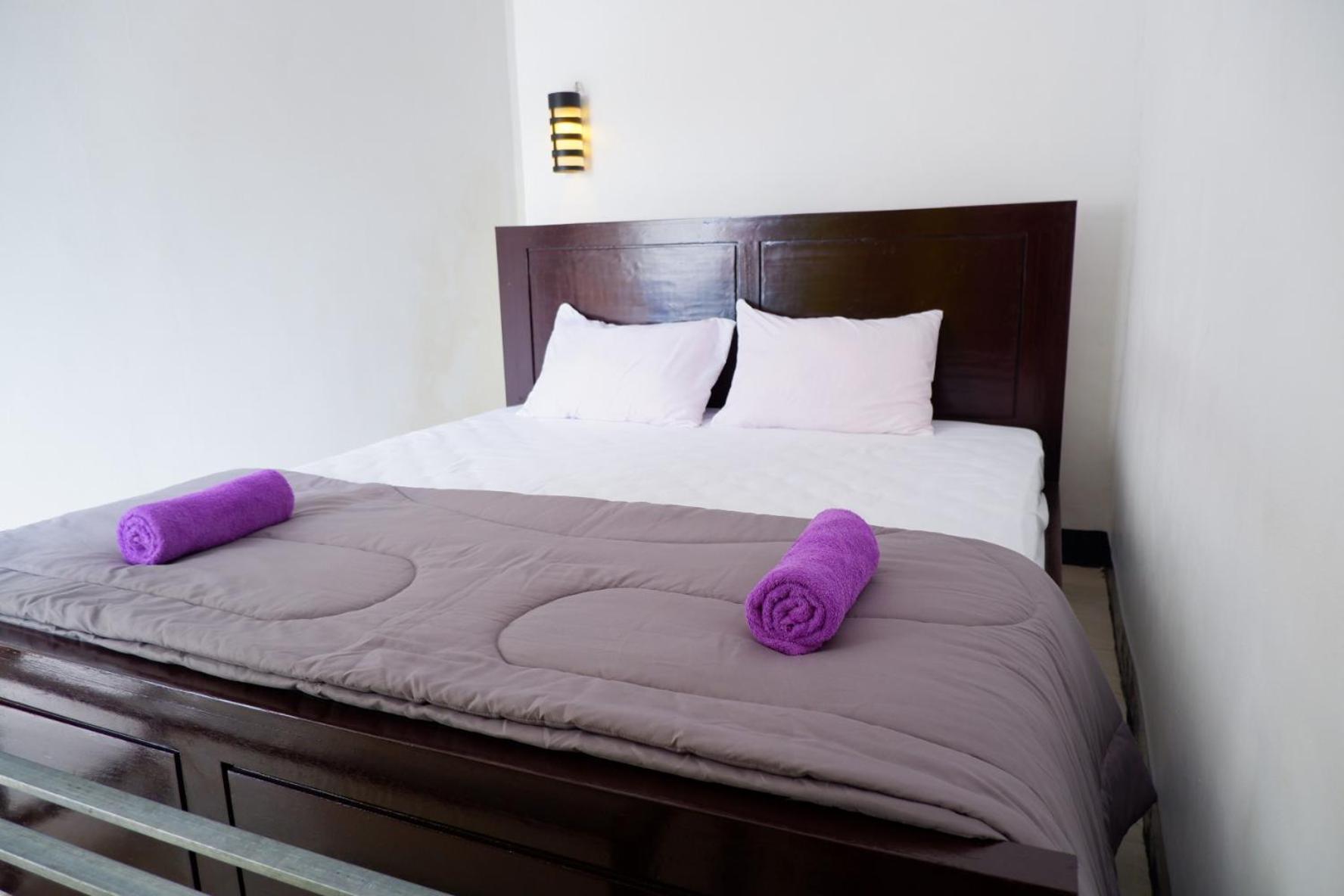 Family Guest House Moni Kelimutu Bagian luar foto