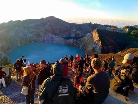 Family Guest House Moni Kelimutu Bagian luar foto